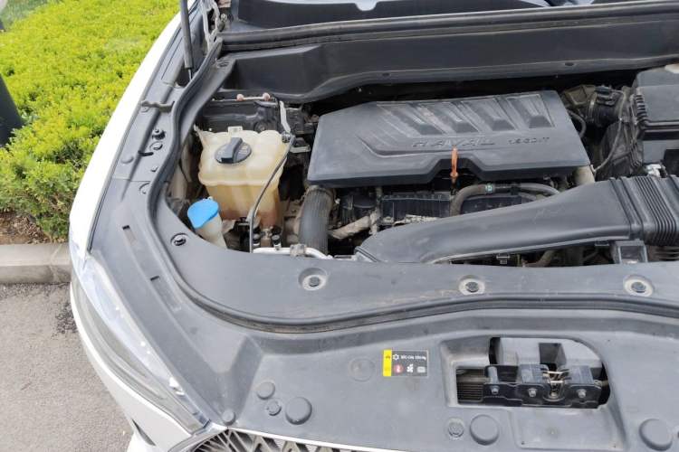 Used Haval F7 2021 1.5T Two-Wheel Drive iXuan Engine Bay Right