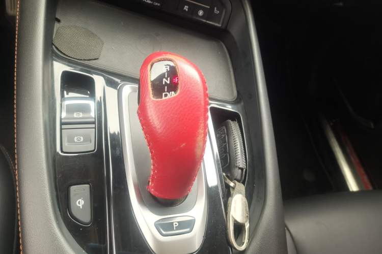 Used Haval F7 2021 2.0T Two-Wheel Drive i-Van Gear Lever