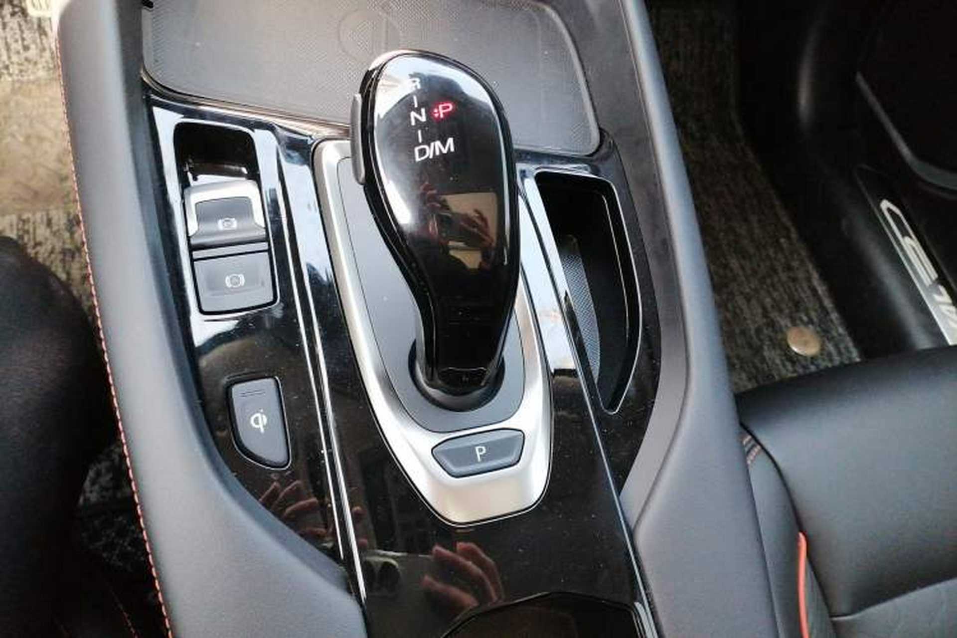 Used Haval F7 2021 2.0T All-Wheel Drive iJoy Gear Lever