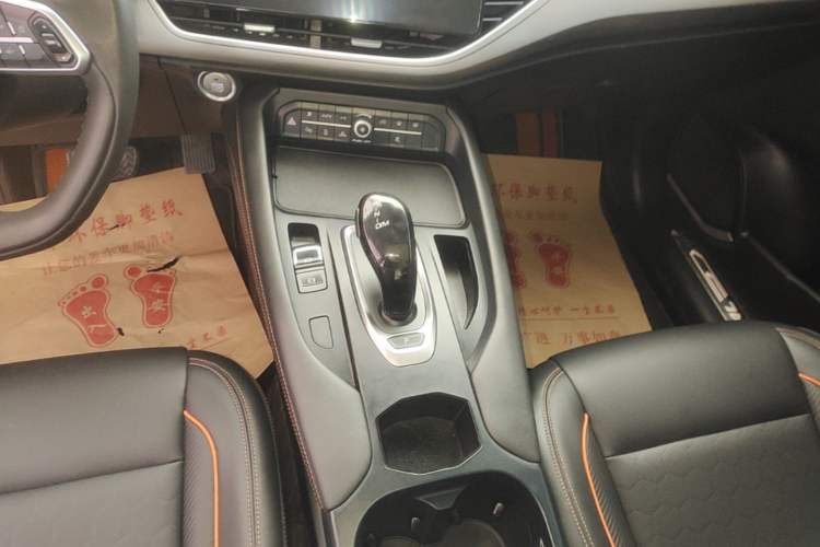 Used Haval F7 2021 1.5T Two-Wheel Drive iXuan Gear Lever