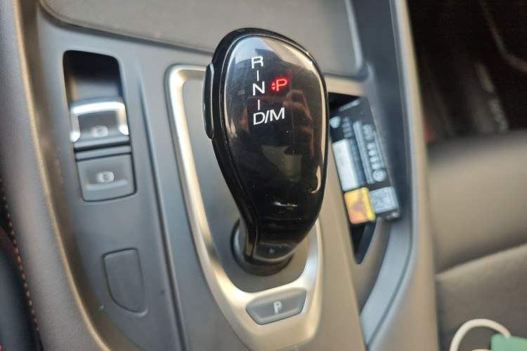 Used Haval F7 2021 1.5T Two-Wheel Drive iXuan Gear Lever