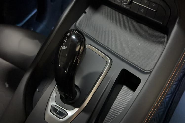 Used Haval F7 2021 1.5T Two-Wheel Drive iXuan Gear Lever