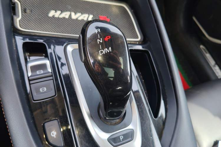 Used Haval F7 2021 2.0T All-Wheel Drive iJoy Gear Lever