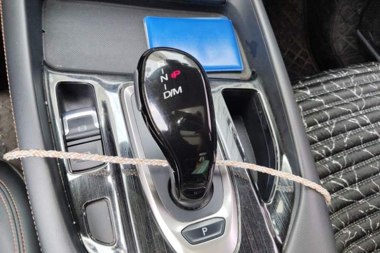 Used Haval F7 2021 1.5T Two-Wheel Drive iXuan Gear Lever