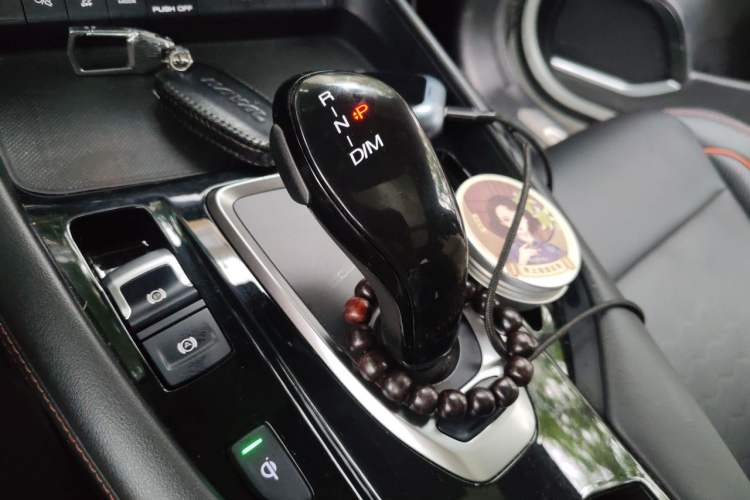 Used Haval F7 2021 2.0T Two-Wheel Drive i-Van Gear Lever