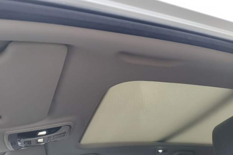 Used Haval F7 2021 2.0T Two-Wheel Drive i-Active Headliner