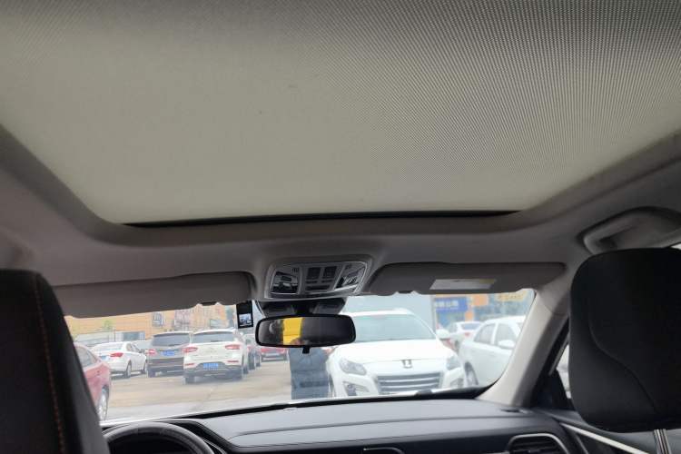 Used Haval F7 2021 1.5T Two-Wheel Drive iXuan Headliner