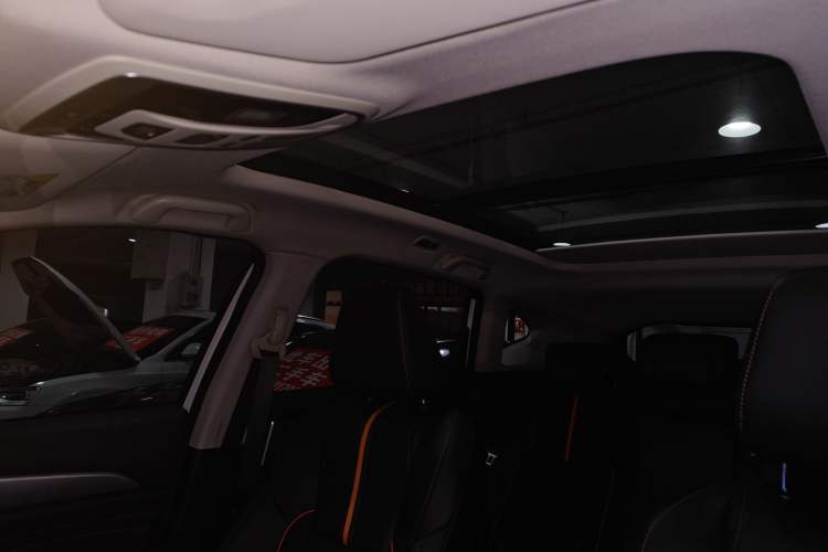 Used Haval F7 2021 1.5T Two-Wheel Drive iXuan Headliner
