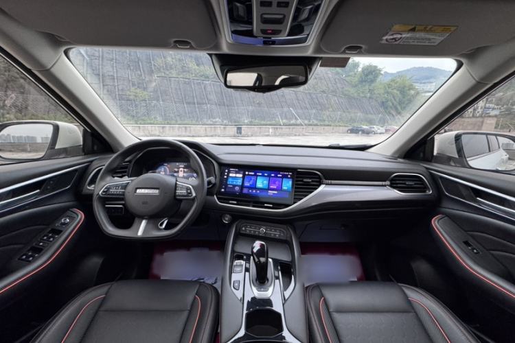 Used Haval F7 2021 1.5T Two-Wheel Drive i-Trend Interior 3