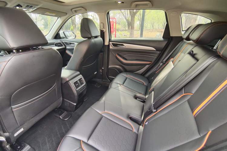 Used Haval F7 2021 2.0T Two-Wheel Drive i-Active Interior 3
