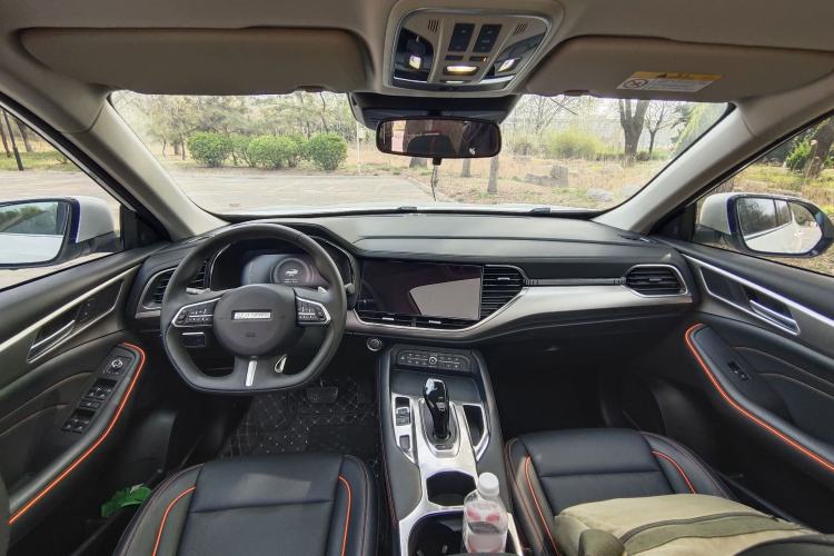 Used Haval F7 2021 2.0T Two-Wheel Drive i-Active Interior 6