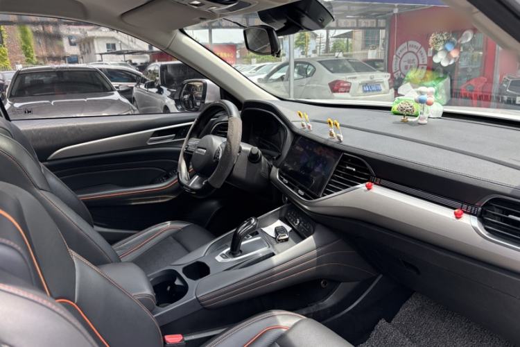 Used Haval F7 2021 1.5T Two-Wheel Drive iXuan Interior 6