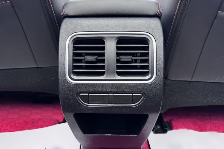 Used Haval F7 2021 1.5T Two-Wheel Drive i-Trend Interior 9