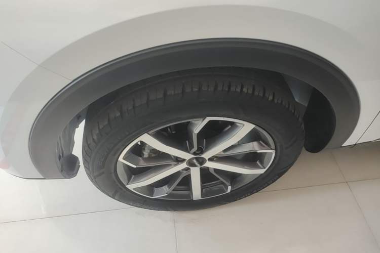 Used Haval F7 2021 1.5T Two-Wheel Drive iXuan Left Front Wheel Hub