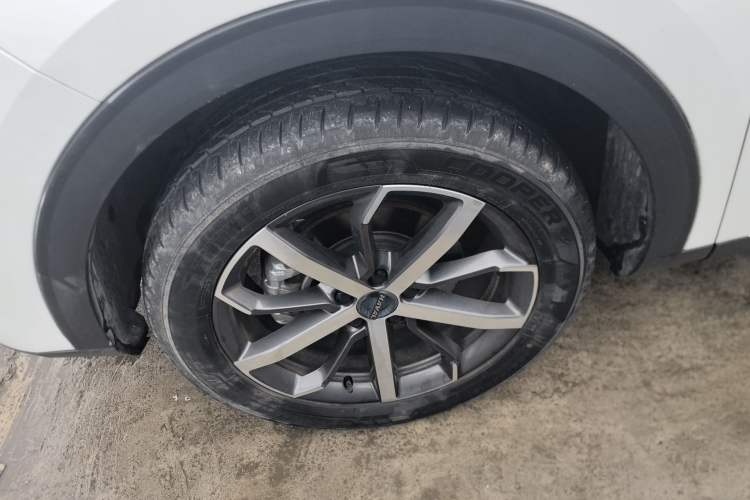 Used Haval F7 2021 1.5T Two-Wheel Drive iXuan Left Front Wheel Hub
