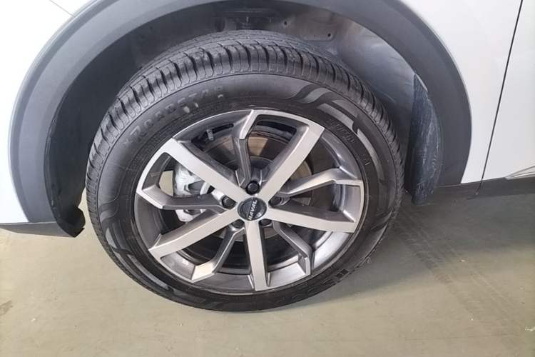 Used Haval F7 2021 1.5T Two-Wheel Drive i-Type Left Front Wheel Hub