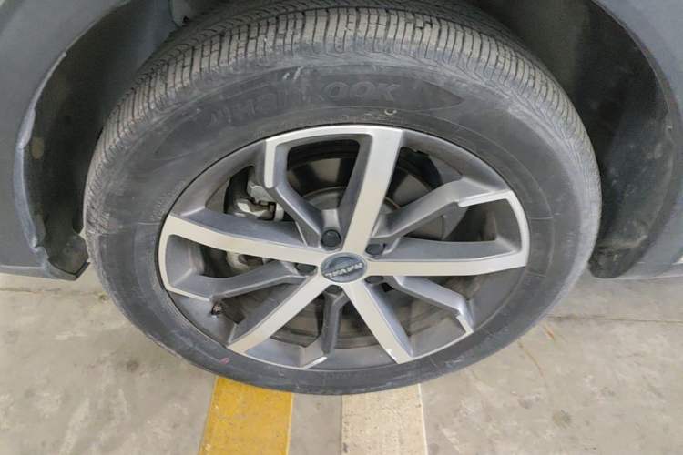 Used Haval F7 2021 1.5T Two-Wheel Drive iXuan Left Front Wheel Hub