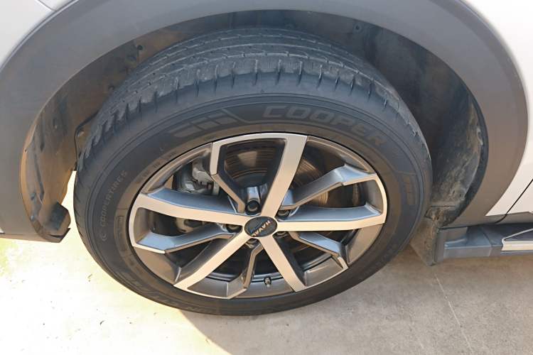 Used Haval F7 2021 1.5T Two-Wheel Drive iXuan Left Front Wheel Hub