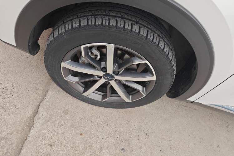 Used Haval F7 2021 1.5T Two-Wheel Drive iXuan Left Front Wheel Hub