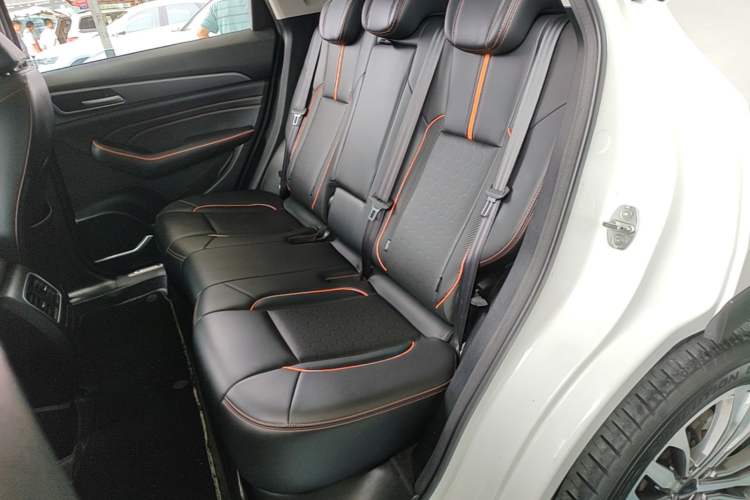 Used Haval F7 2021 2.0T Two-Wheel Drive i-Van Left Rear Seat