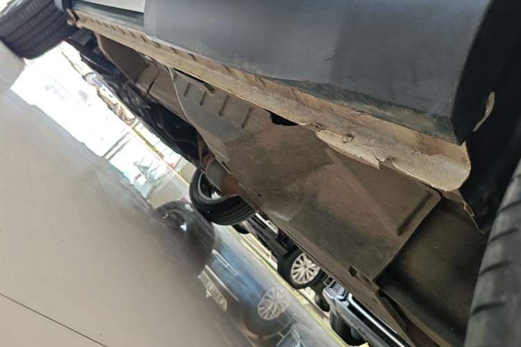 Used Haval F7 2021 2.0T Two-Wheel Drive i-Van Left Side Sill