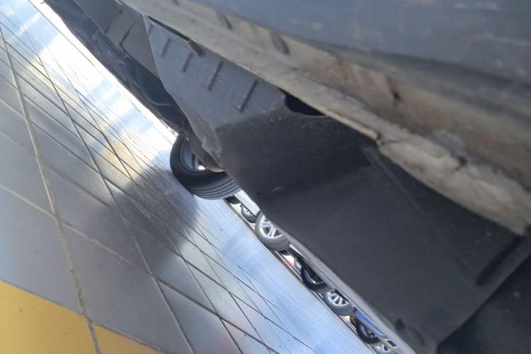 Used Haval F7 2021 2.0T Two-Wheel Drive i-Active Left Side Sill