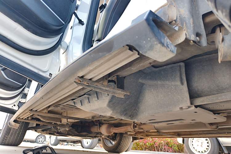 Used Haval F7 2021 1.5T Two-Wheel Drive iXuan Left Side Sill