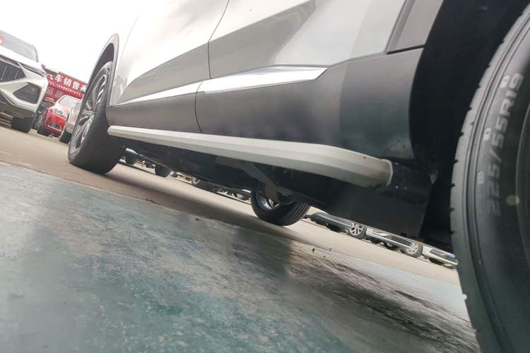 Used Haval F7 2021 2.0T Two-Wheel Drive i-Van Left Side Sill