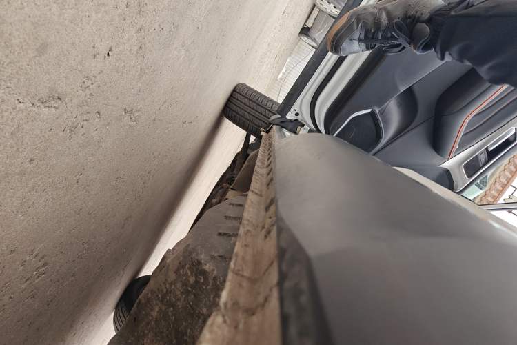Used Haval F7 2021 1.5T Two-Wheel Drive iXuan Left Side Sill