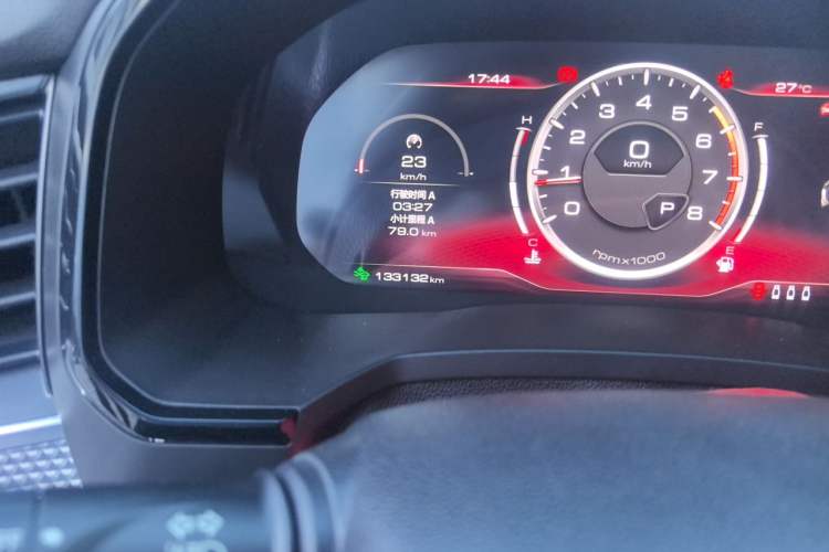 Used Haval F7 2021 2.0T All-Wheel Drive iJoy Odometer Close Up