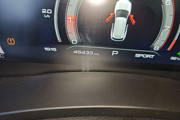 Used Haval F7 2021 1.5T Two-Wheel Drive i-Trend Odometer Close Up