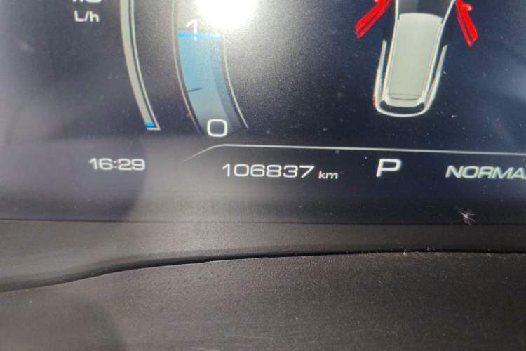 Used Haval F7 2021 1.5T Two-Wheel Drive iXuan Odometer Close Up