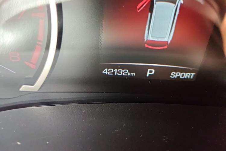 Used Haval F7 2021 1.5T Two-Wheel Drive iCool Odometer Close Up