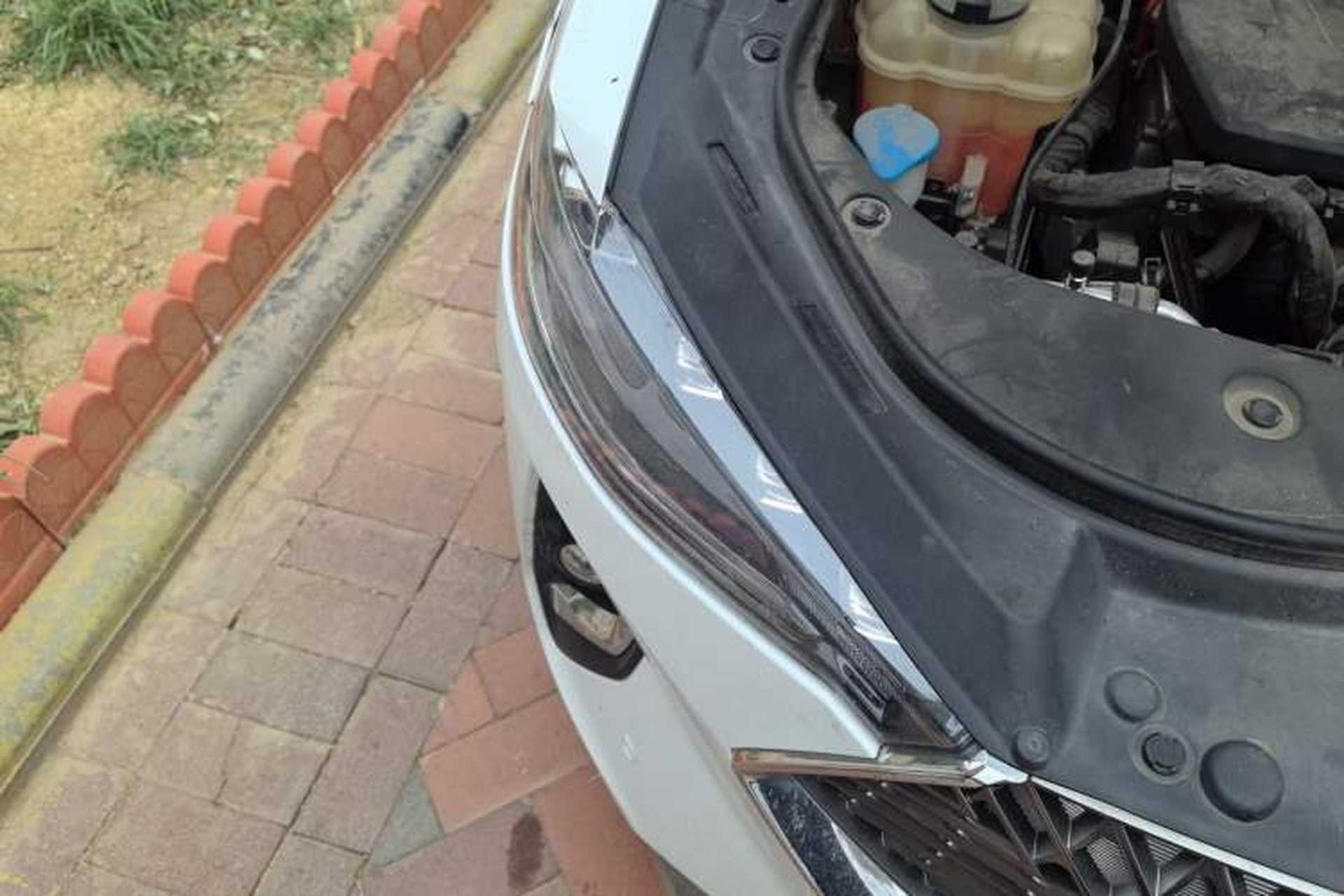 Used Haval F7 2021 2.0T Two-Wheel Drive i-Van Right Front Headlight