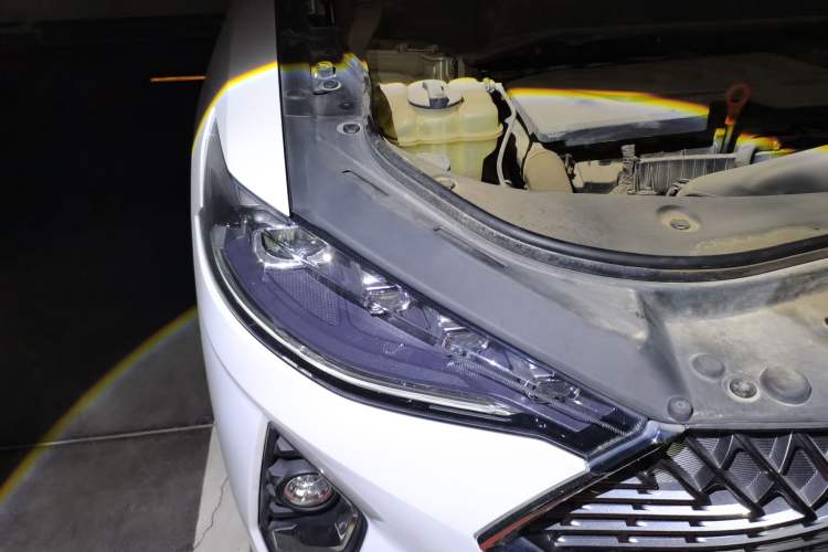 Used Haval F7 2021 1.5T Two-Wheel Drive iXuan Right Front Headlight