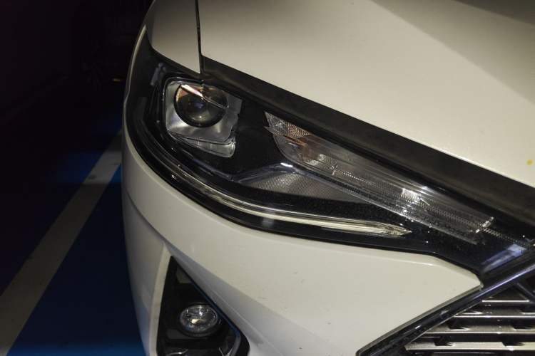 Used Haval F7 2021 1.5T Two-Wheel Drive iCool Right Front Headlight