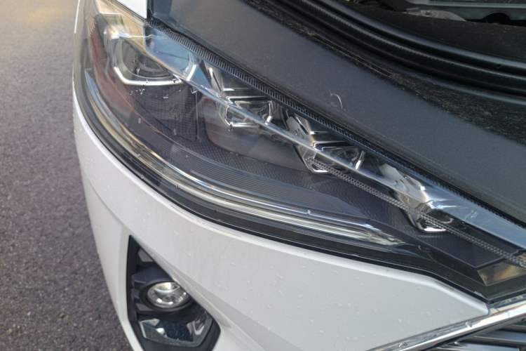 Used Haval F7 2021 2.0T Two-Wheel Drive i-Van Right Front Headlight