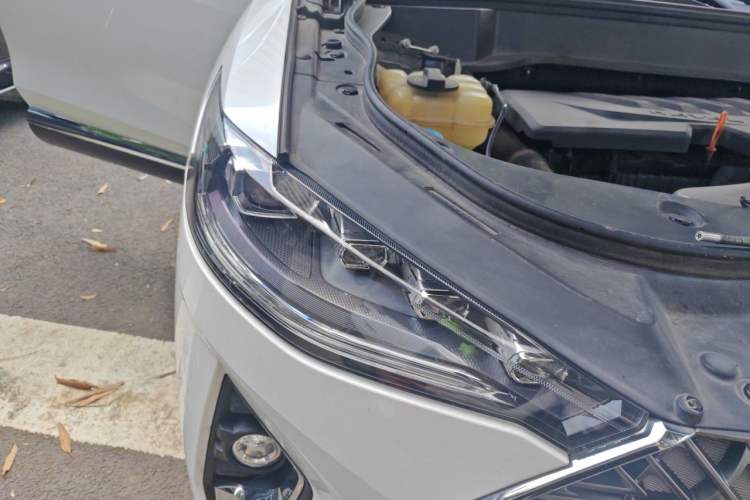 Used Haval F7 2021 1.5T Two-Wheel Drive iXuan Right Front Headlight