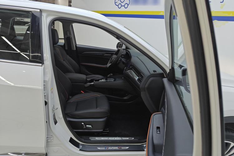 Used Haval F7 2021 2.0T Two-Wheel Drive i-Van Right Front Seat