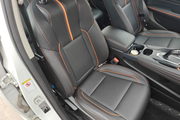 Used Haval F7 2021 1.5T Two-Wheel Drive iXuan Right Front Seat