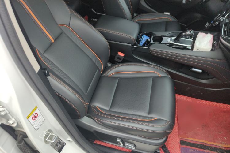 Used Haval F7 2021 2.0T Two-Wheel Drive i-Van Right Front Seat