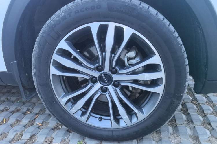 Used Haval F7 2021 2.0T All-Wheel Drive iJoy Right Front Wheel Hub