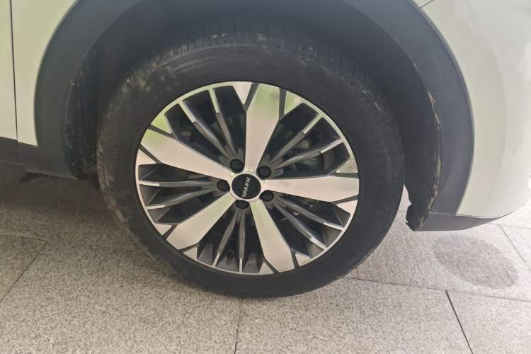 Used Haval F7 2021 1.5T Two-Wheel Drive i-Type Right Front Wheel Hub