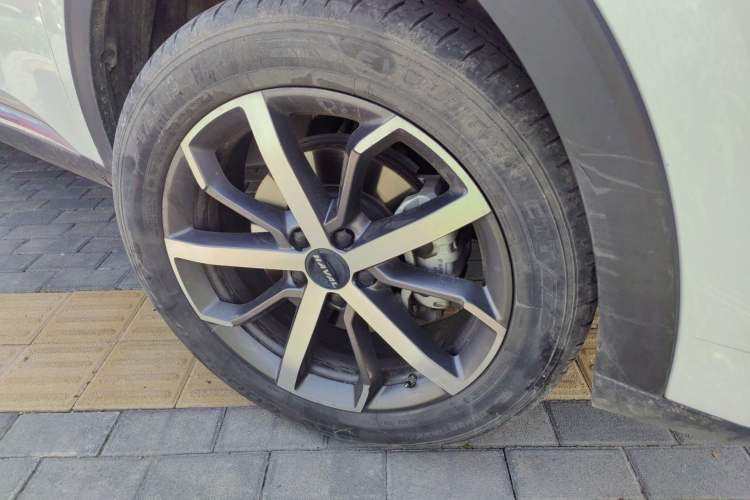 Used Haval F7 2021 1.5T Two-Wheel Drive iXuan Right Front Wheel Hub