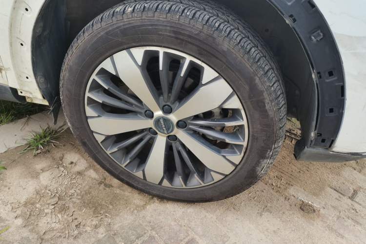 Used Haval F7 2021 1.5T Two-Wheel Drive i-Type Right Front Wheel Hub