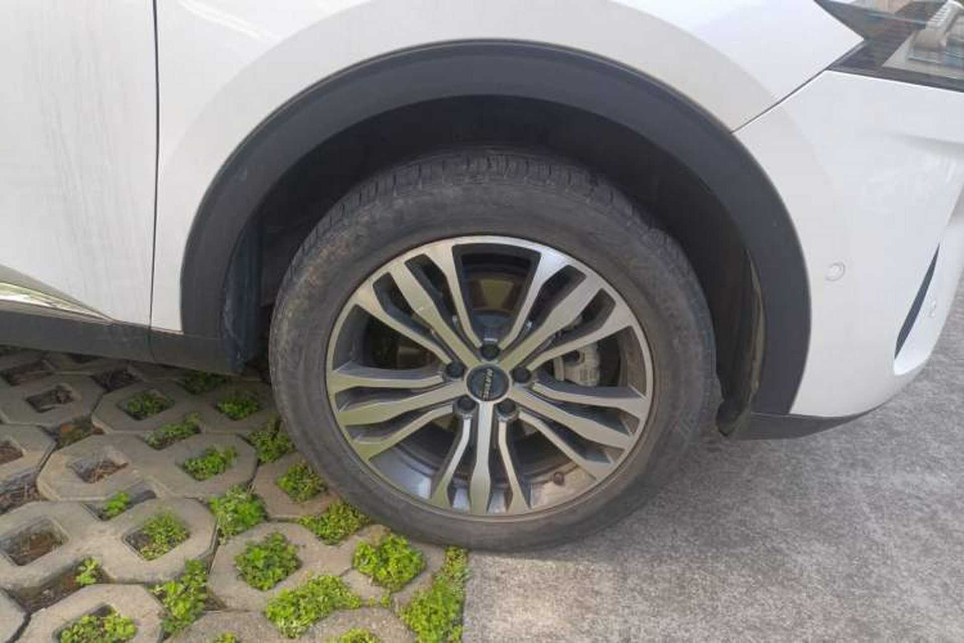 Used Haval F7 2021 2.0T All-Wheel Drive iJoy Right Front Wheel Hub