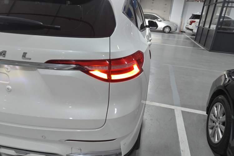 Used Haval F7 2021 1.5T Two-Wheel Drive iXuan Right Rear Taillight