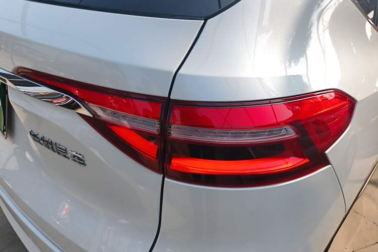 Used Haval F7 2021 1.5T Two-Wheel Drive iXuan Right Rear Taillight