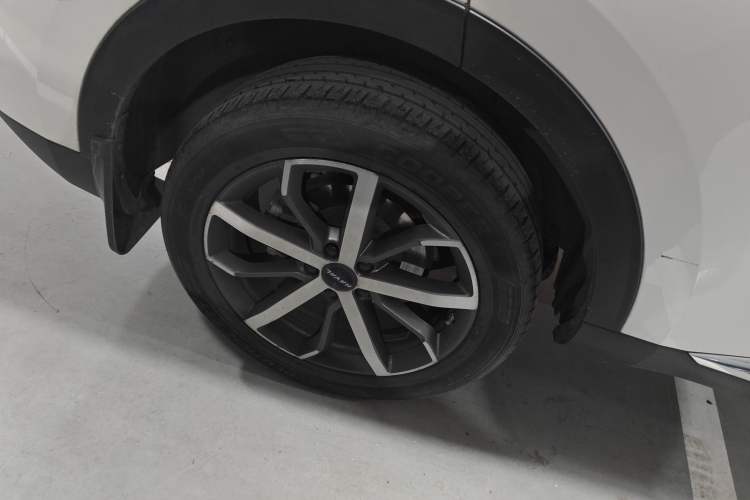 Used Haval F7 2021 1.5T Two-Wheel Drive iXuan Right Rear Wheel Hub