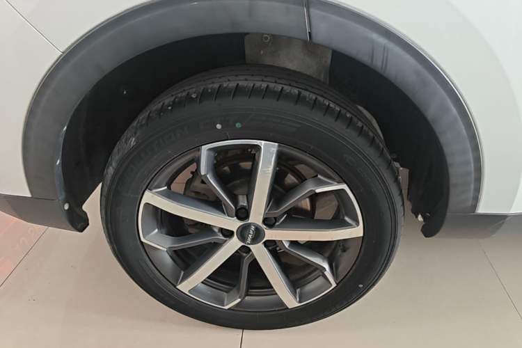 Used Haval F7 2021 1.5T Two-Wheel Drive i-Trend Right Rear Wheel Hub